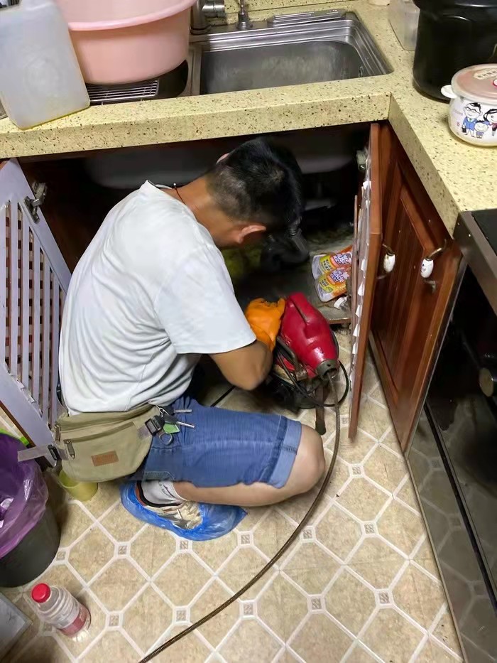 贺兰通下水道